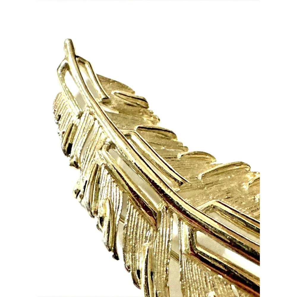 Vintage LISNER Feather Brooch Plume Pale Gold Silver Tone Mid Century Modern Pin